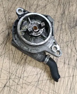 BMW 3 E46 Vacuum pump 10885