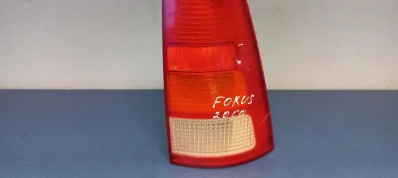 Ford Focus Rear/tail lights XS4X13N004
