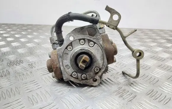 Toyota RAV 4 (XA30) Fuel injection high pressure pump 221000R011