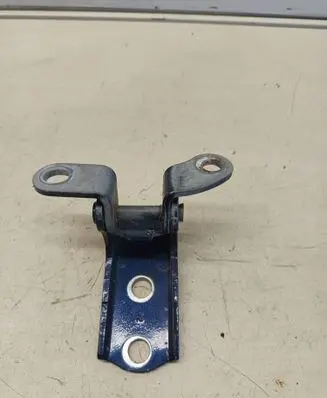 Toyota Avensis T250 Rear door lower hinge 