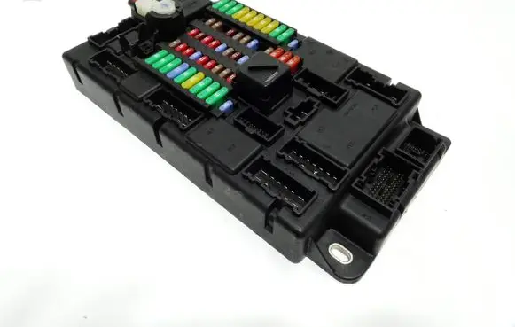 Mini Cooper Countryman R60 Fuse module 504912F07 9813622 0105247700