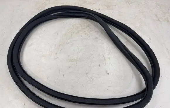 Opel Grandland X Front door rubber seal 9811537480