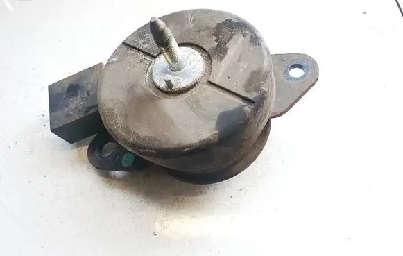 Nissan Leaf I (ZE0) Engine mount bracket
