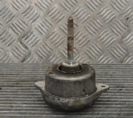 Porsche 997 Engine mount bracket