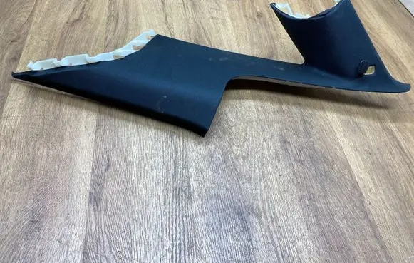 (D)pillar trim (top)