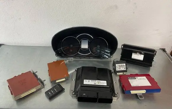 Engine ECU kit and lock set