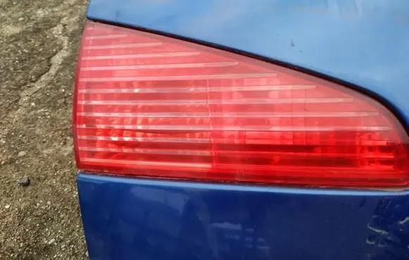 Peugeot 607 Tailgate rear/tail lights
