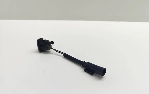 BMW 5 E60 E61 Windshield washer spray nozzle 7054447 705444708 987079