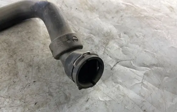 Audi A4 S4 B7 8E 8H Engine coolant pipe/hose 8E0121101C