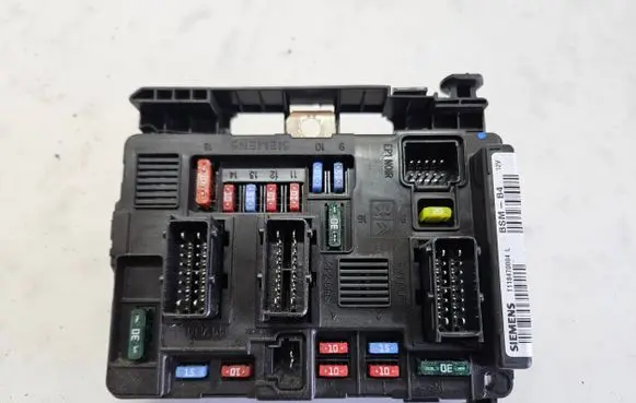 Citroen C3 Fuse module T118470004L 965061838000