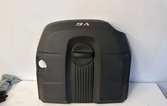 Dodge Durango Engine cover (trim) 