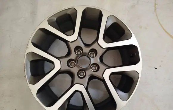 Jeep Renegade R19 alloy rim 52142696