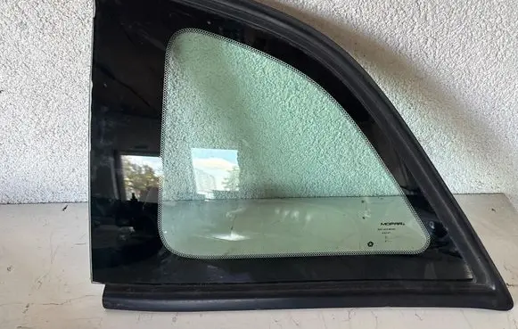 Dodge Challenger Rear side window DOT459M540 AS207