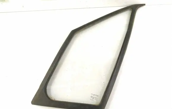 Mercedes-Benz Sprinter W906 Front door vent window glass four-door 9067250009 9066711720