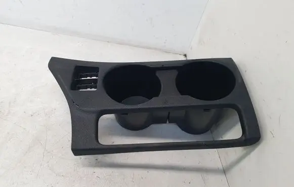 Cup holder front