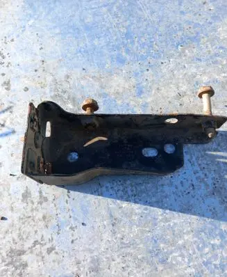 Volkswagen PASSAT B4 Rear bumper mounting bracket 3A0807134C MK47597