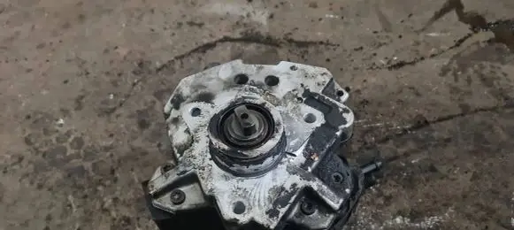 Volvo S80 Fuel injection high pressure pump 0445010043