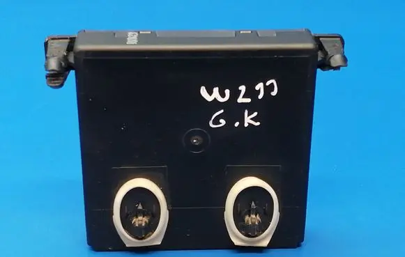 Mercedes-Benz E W211 Door control unit/module 2118704026
