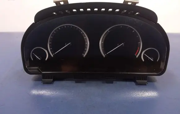 BMW 5 F10 F11 Speedometer (instrument cluster) 6844029