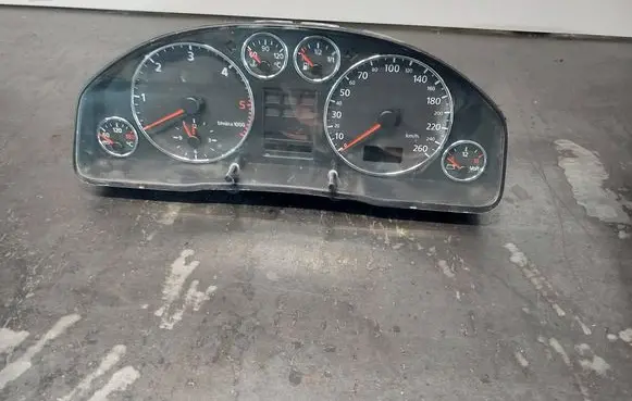 Audi A6 S6 C5 4B Speedometer (instrument cluster) 4B0919860E