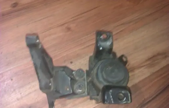 Toyota Corolla Verso AR10 Engine mount bracket 123150d070