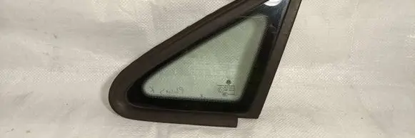 Volkswagen Golf Plus Front triangle window/glass 43R00048 E000255