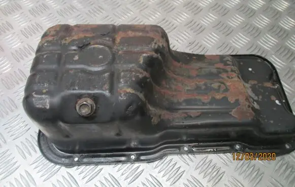 Nissan Almera Tino Oil sump