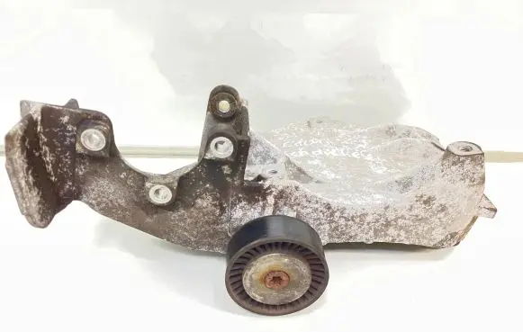 Alfa Romeo 159 A/C compressor mount bracket 55197248 B813