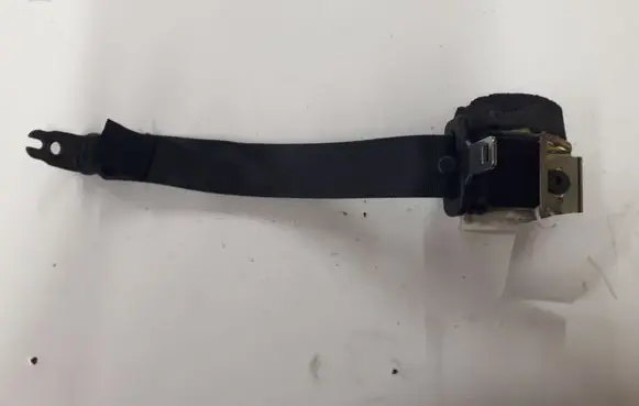 Rear seatbelt