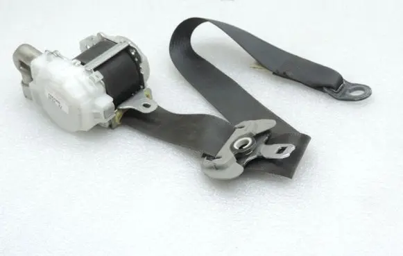 Toyota RAV 4 (XA30) Front seatbelt