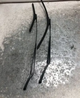 Volkswagen Cross Polo Front wiper blade arm 6R1955409A 6R1955410A