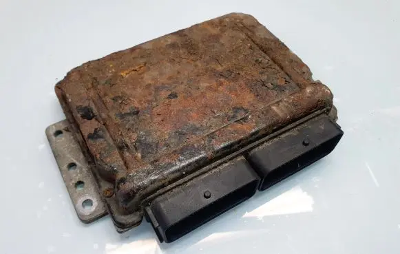 Renault Megane I Engine control unit/module S105961201