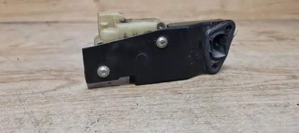 Volvo V70 Central locking motor 30716837