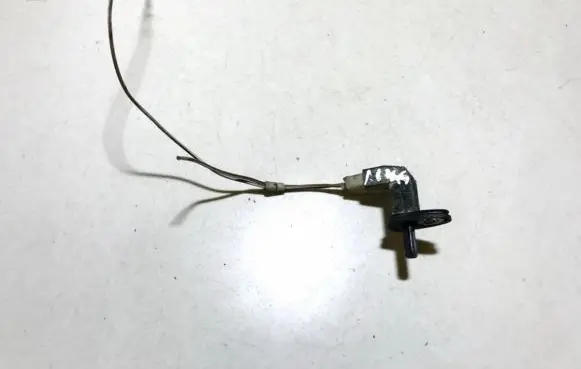 Volkswagen PASSAT B4 Front door sensor 3a0947561