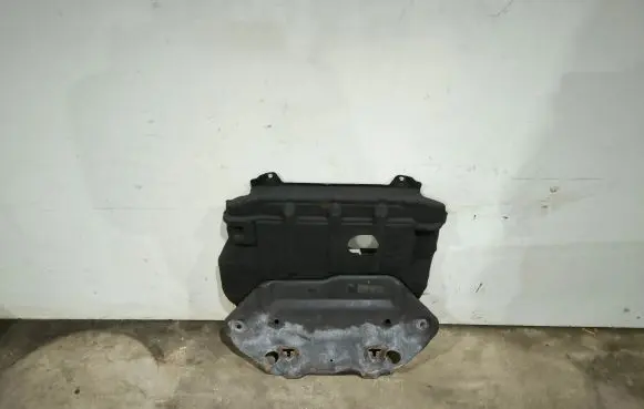 Jeep Grand Cherokee Engine splash shield/under tray 68187867AC