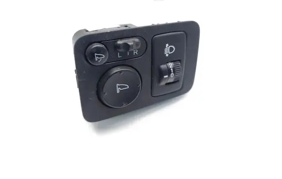 Honda CR-V Wing mirror switch M33212