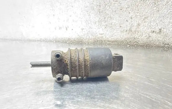 Opel Vectra C Windscreen/windshield washer pump