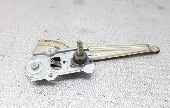 Rear door manual window regulator
