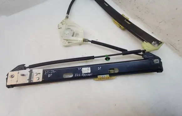 Audi A1 Front door electric window regulator 82G837462A