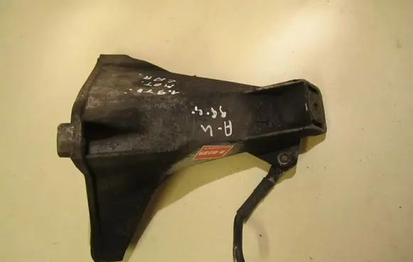 Audi A4 S4 B5 8D Engine mounting bracket 8D0199308L