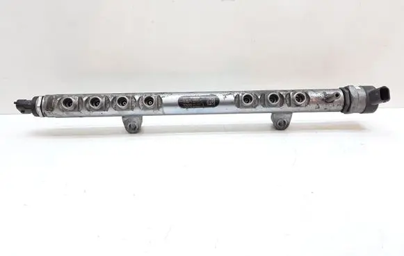Volvo V70 Fuel main line pipe 30777759 0445215025