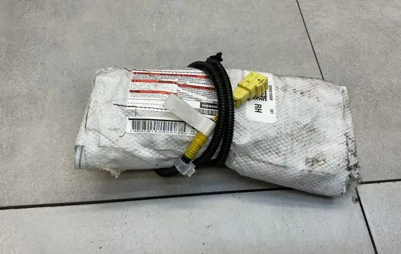 Nissan X-Trail T32 Seat airbag 