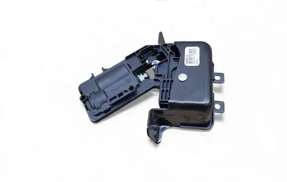 Chevrolet Suburban Tailgate window lock/catch/latch 84686105