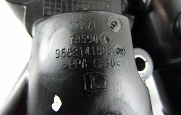 Peugeot 3008 I Thermostat housing 9682141580