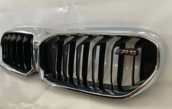 BMW M8 F91 F92 G14 G15 Front bumper upper radiator grill 5113185178