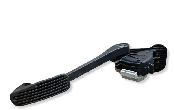Volvo V70 Accelerator throttle pedal 30666660