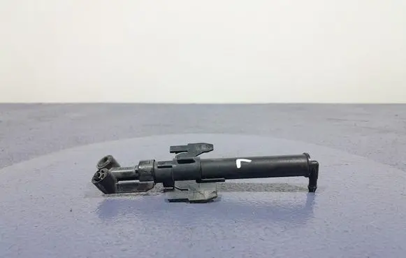Volvo XC90 Windshield washer spray nozzle 1030312