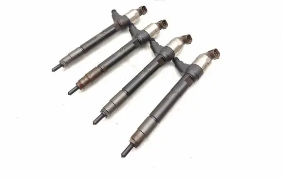 Opel Insignia A Fuel injectors set 55570012