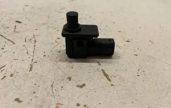 BMW 7 E65 E66 Bonnet alarm switch sensor 8352229
