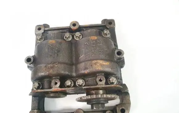 Opel Vectra C Oil pump R90573814 0076